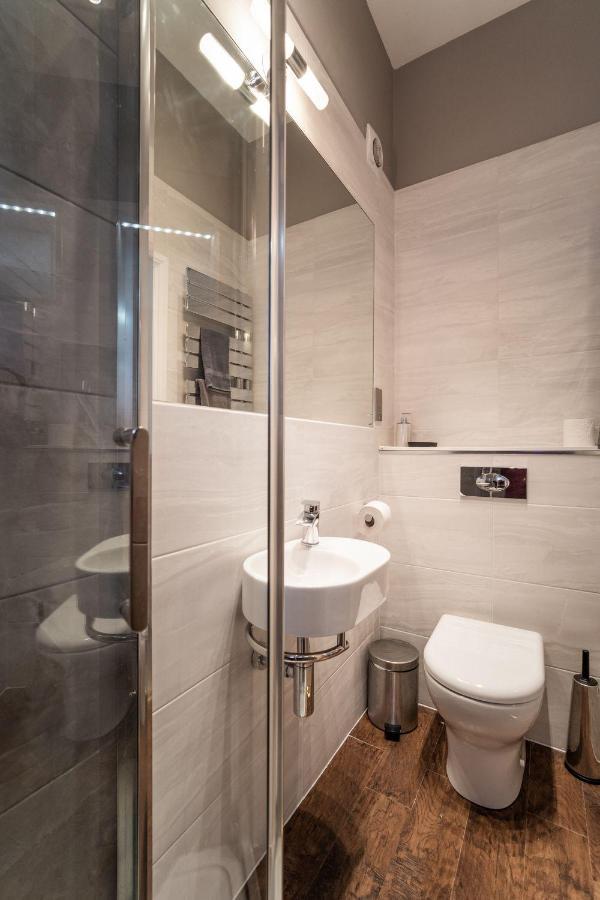 Bridge House 3 *