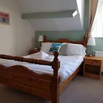 Underhill Guest House