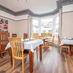 Lynwood Guest House (Adults Only)