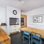 5 The Townhouse