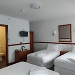 Twa Dogs Inn