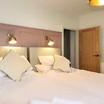 Fran\'S Nest