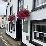 George Hotel