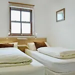 Glenmore - Hewetson Court