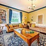 Oak Lodge