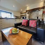 2 Bed In Keswick Sz379