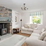 Lydia\'S River Cottage