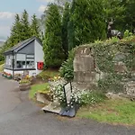 Riverside Cottage No 5