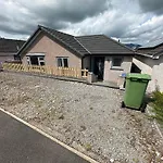 Modern Hot Tub 3 Bed Property