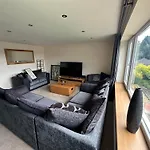 Modern Hot Tub 3 Bed Property