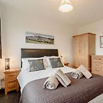 2 Bed In Keswick Sz116