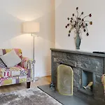 6 Catherine Cottages