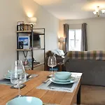 6 Twentyman Court