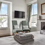 Pitcairn House-Uk41255