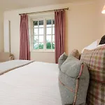 Ravenstone Manor