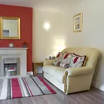 3 Greta Grove House