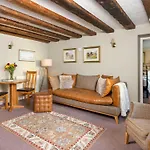 Bunbury Cottage