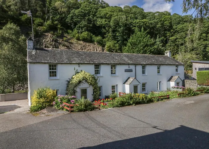 Riverside Cottage No 3
