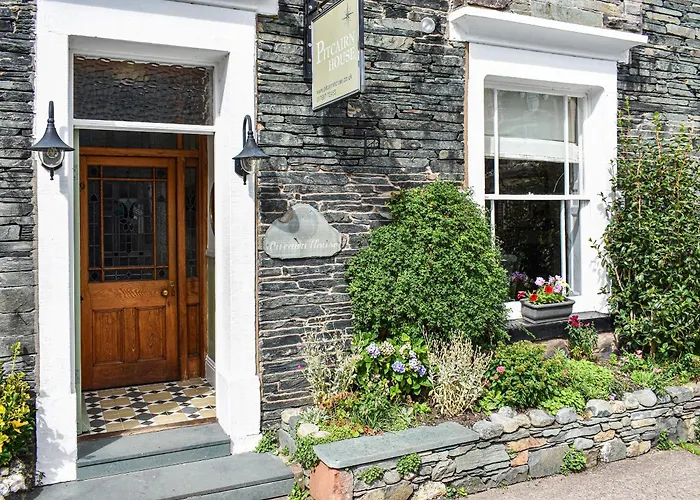 Pitcairn Cottage-Uk41256