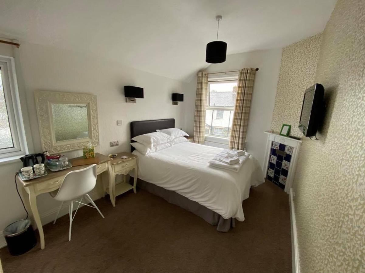 Hall Garth 4*