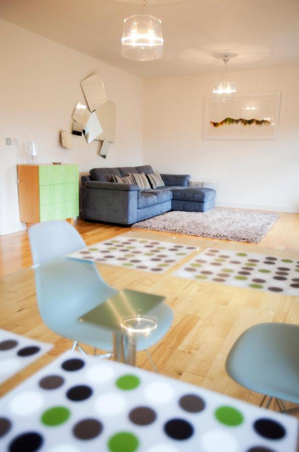 Chaucer View Apartment *