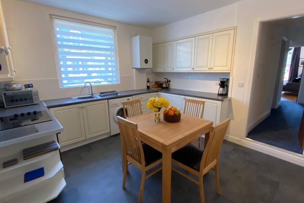 Poet's Corner - Flat Close To Centre Of Keswick Apartment