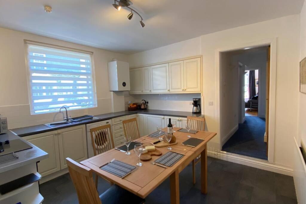 Poet's Corner - Flat Close To Centre Of Keswick Apartment