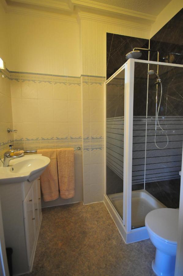 Guest house Abacourt House 4*