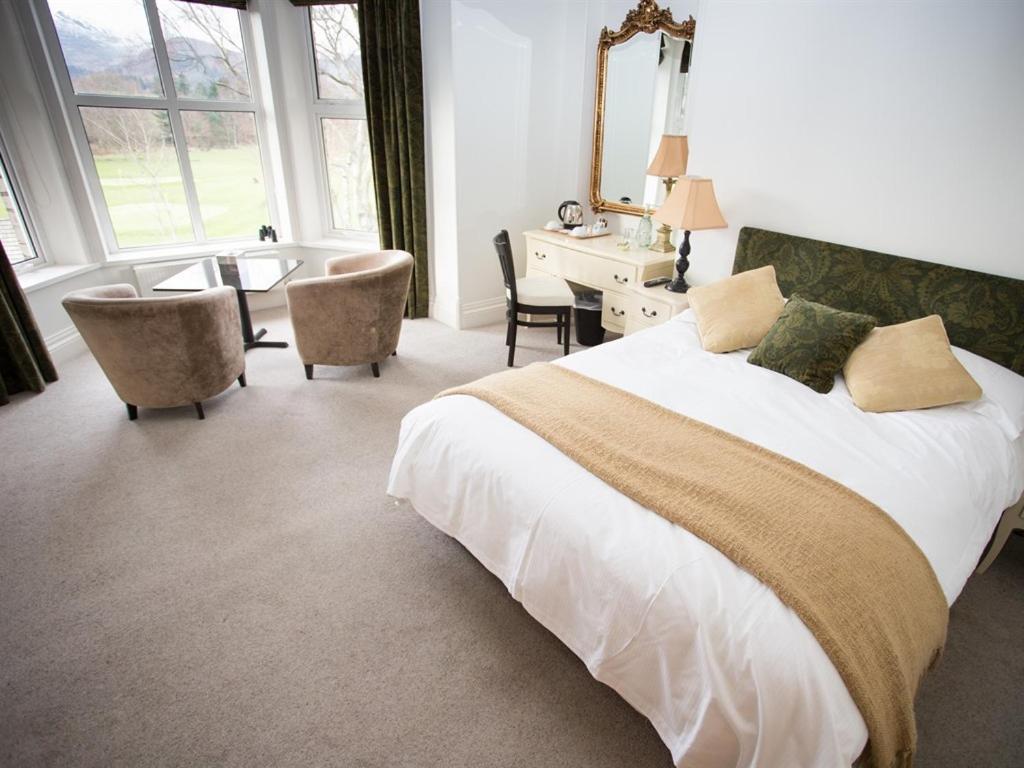 Guest house Lakeside House 4*