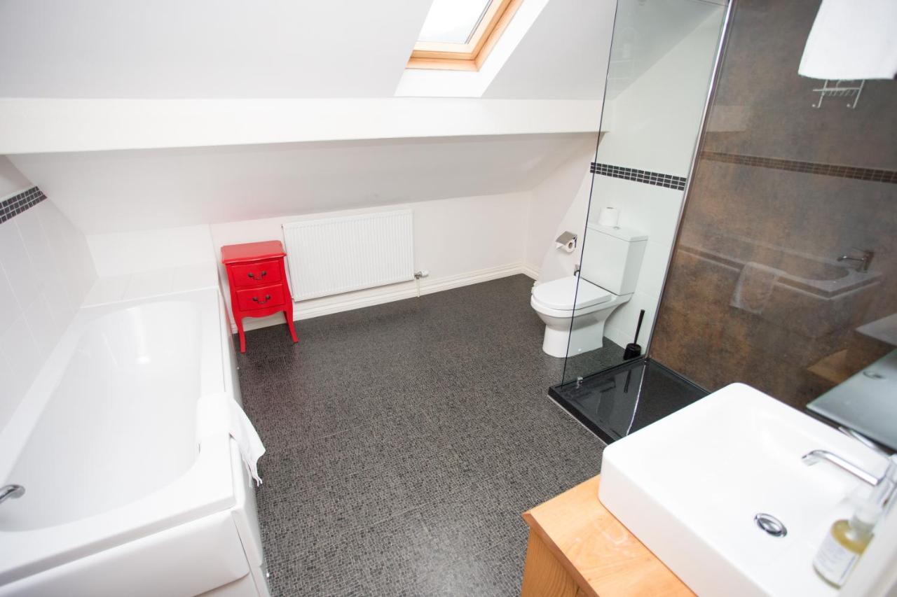 Lakeside House 4*