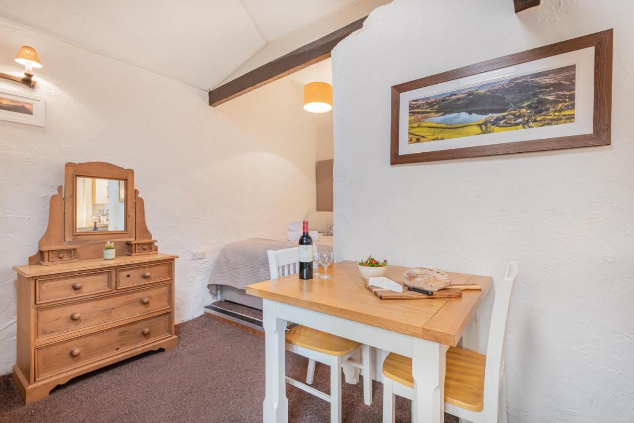 6 Mews Apartment