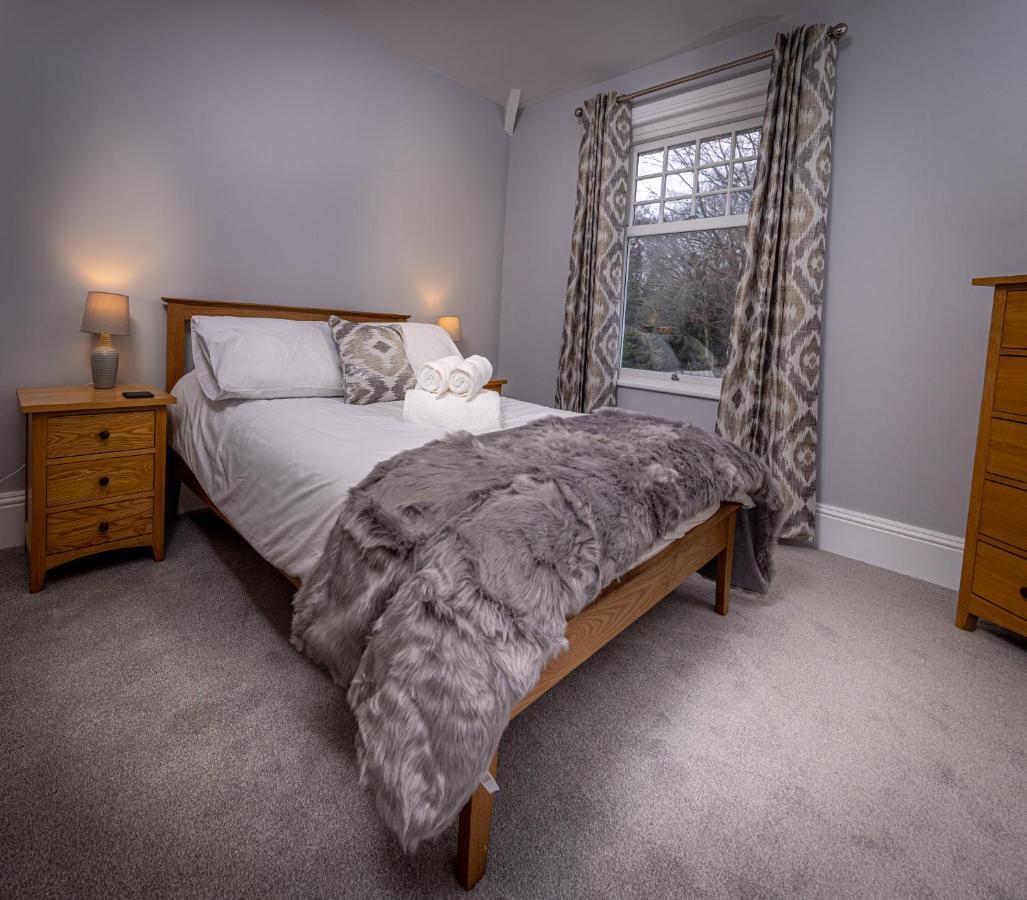 Spacious 1st Floor Apartment *
