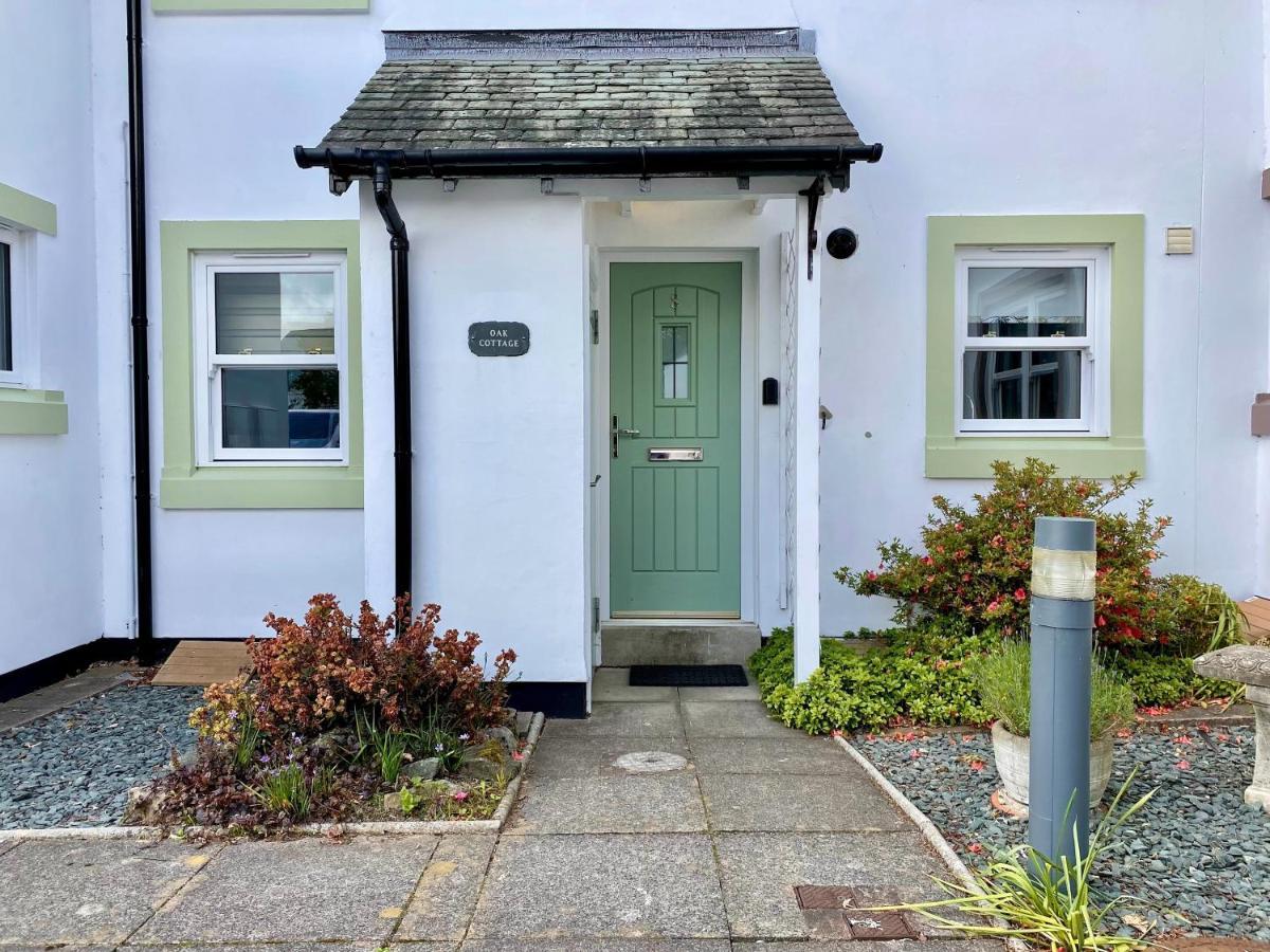 8 Howrahs Court, Keswick *