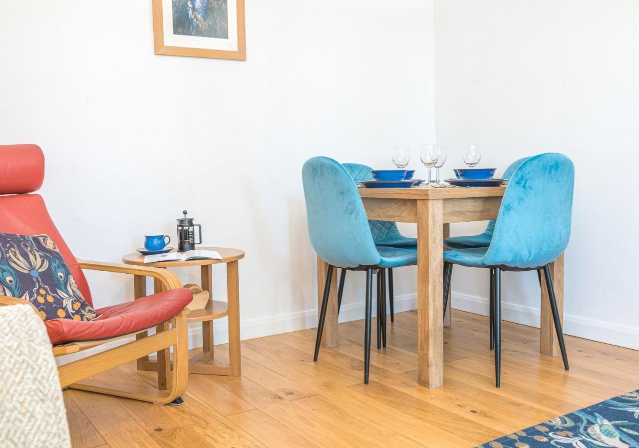 Riverside View Apartment *