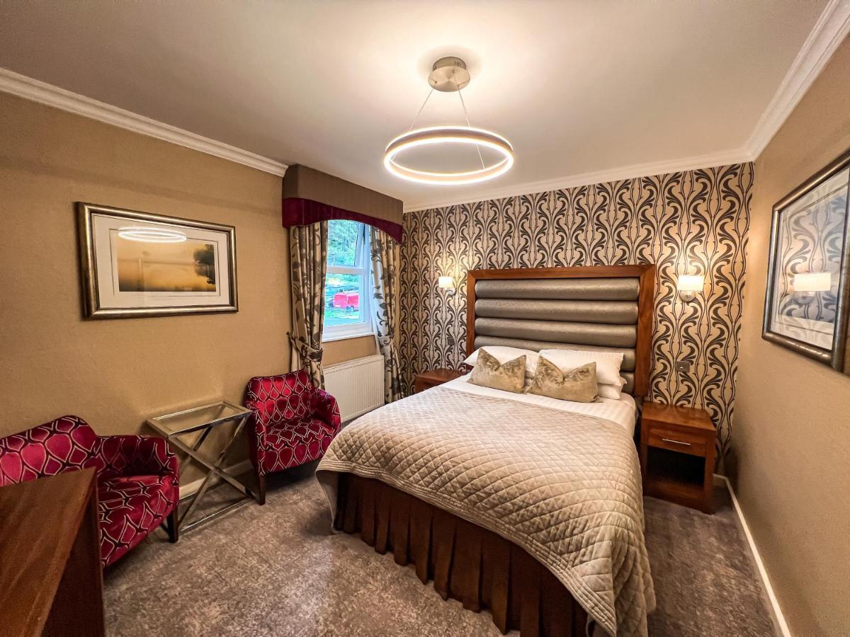 Hotel Lodore Falls &
