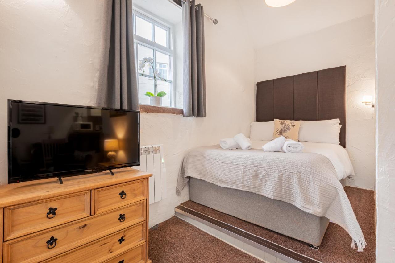 7 Old Mews Apartment *