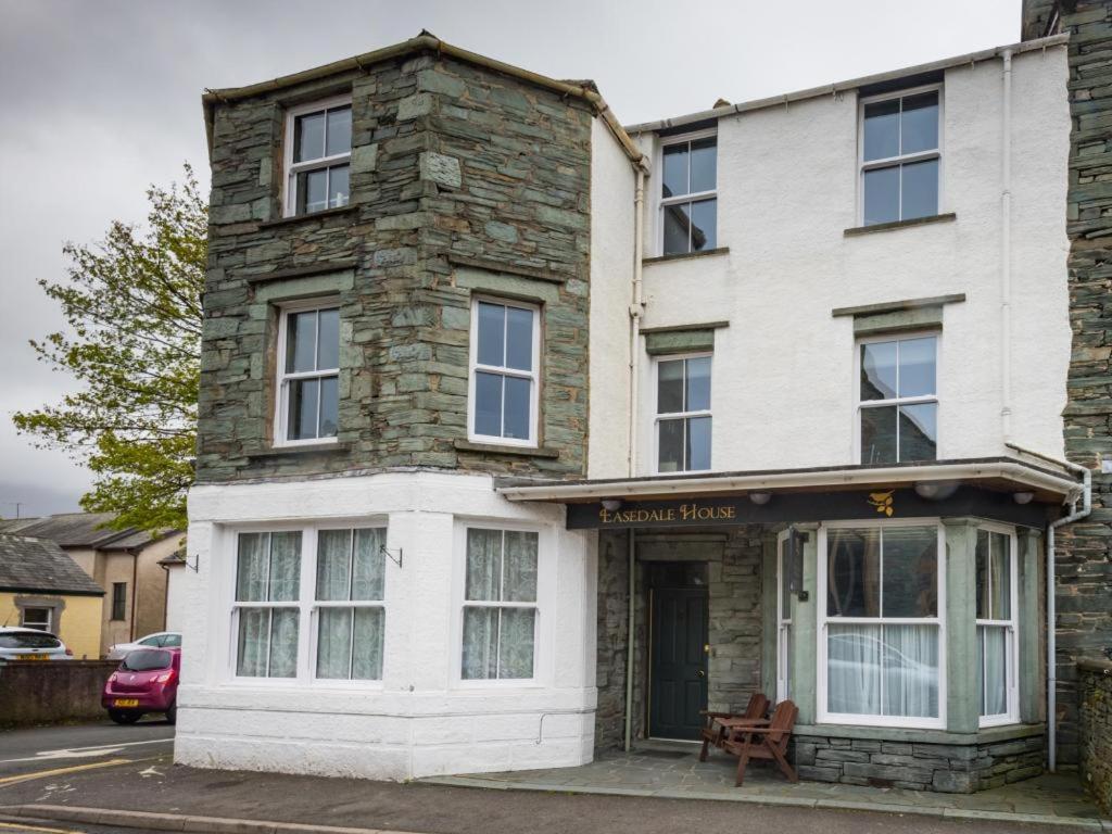 2 Bed In Keswick Sz379 *