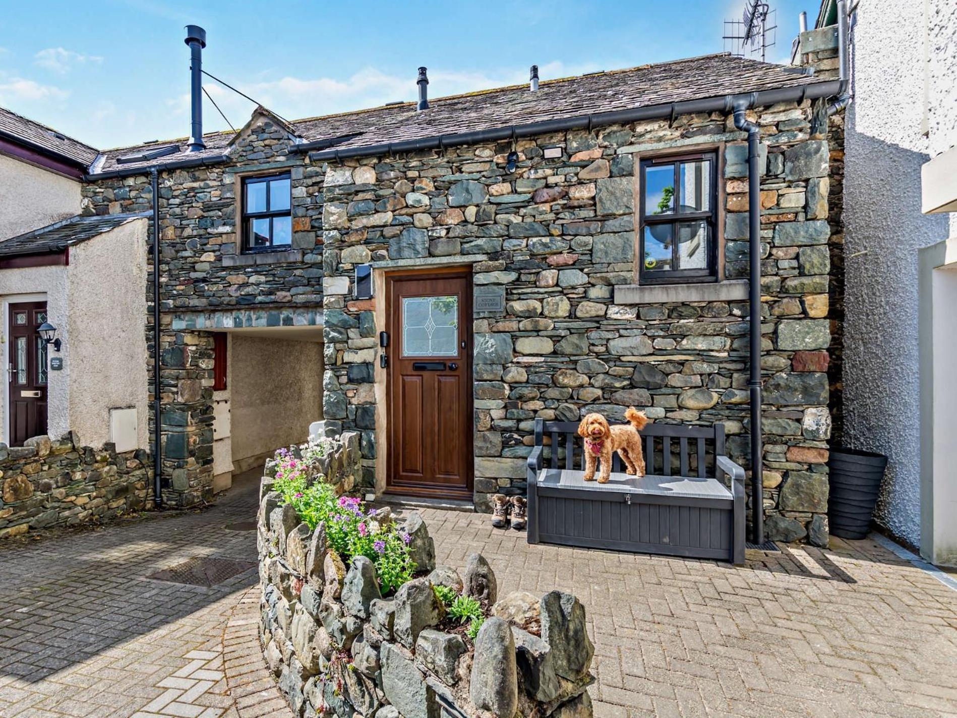 2 Bed In Keswick Sz449 *
