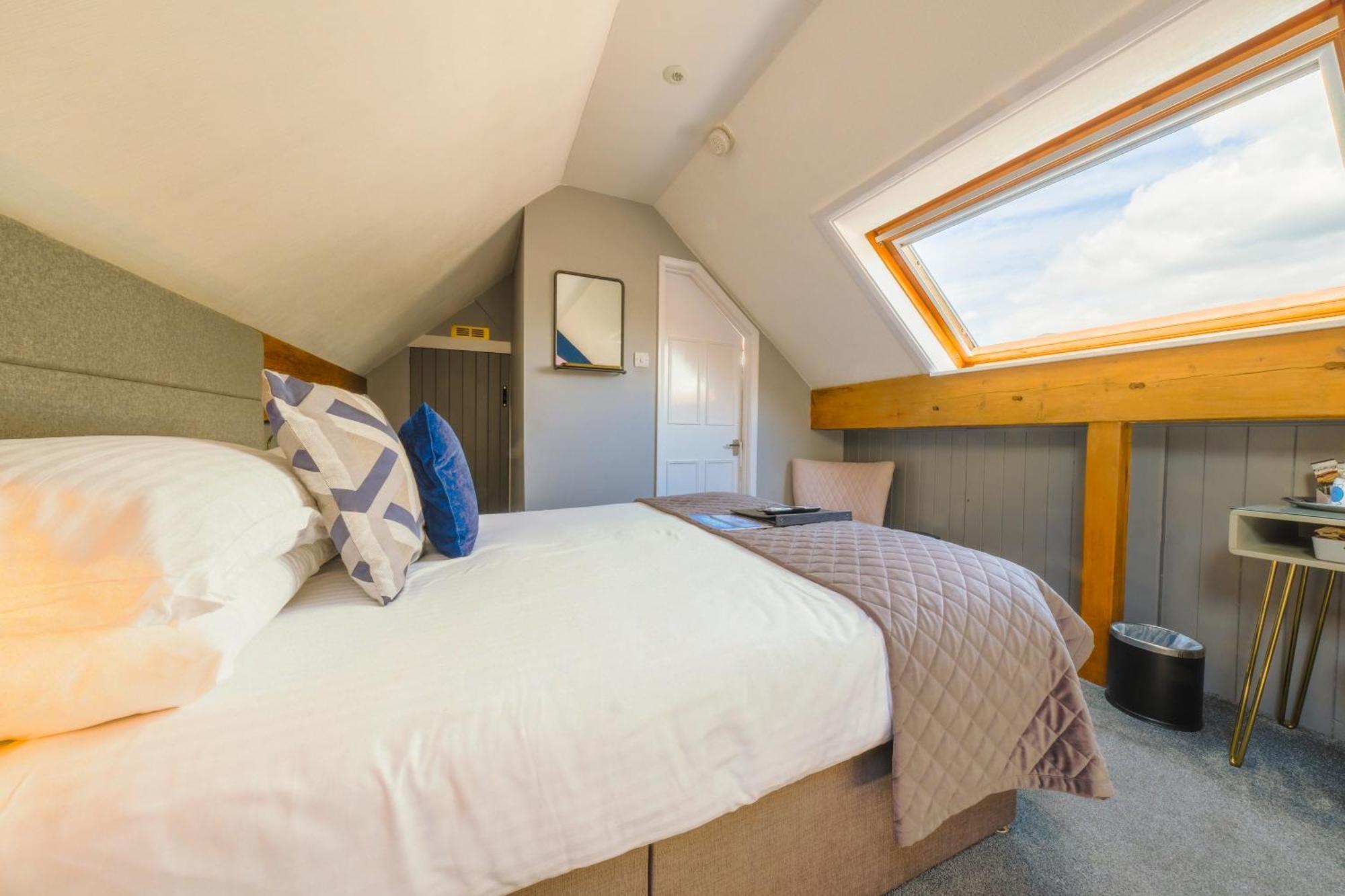 Brierholme Guest house 4*