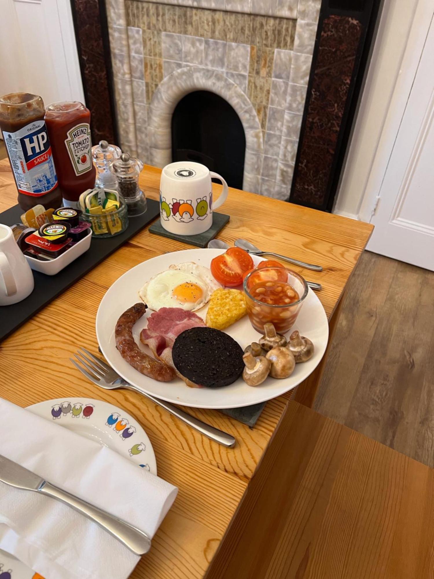 Dolly Waggon Bed & Breakfast 3*
