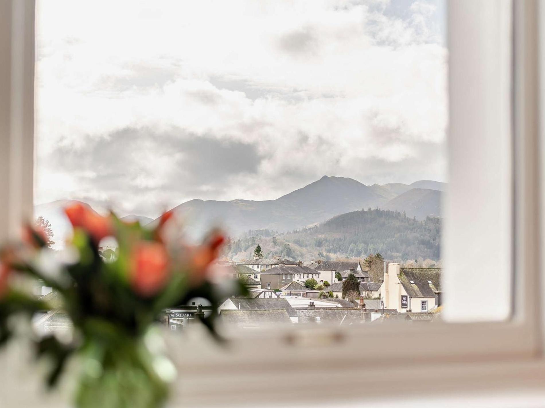 6 Bed In Keswick 94361