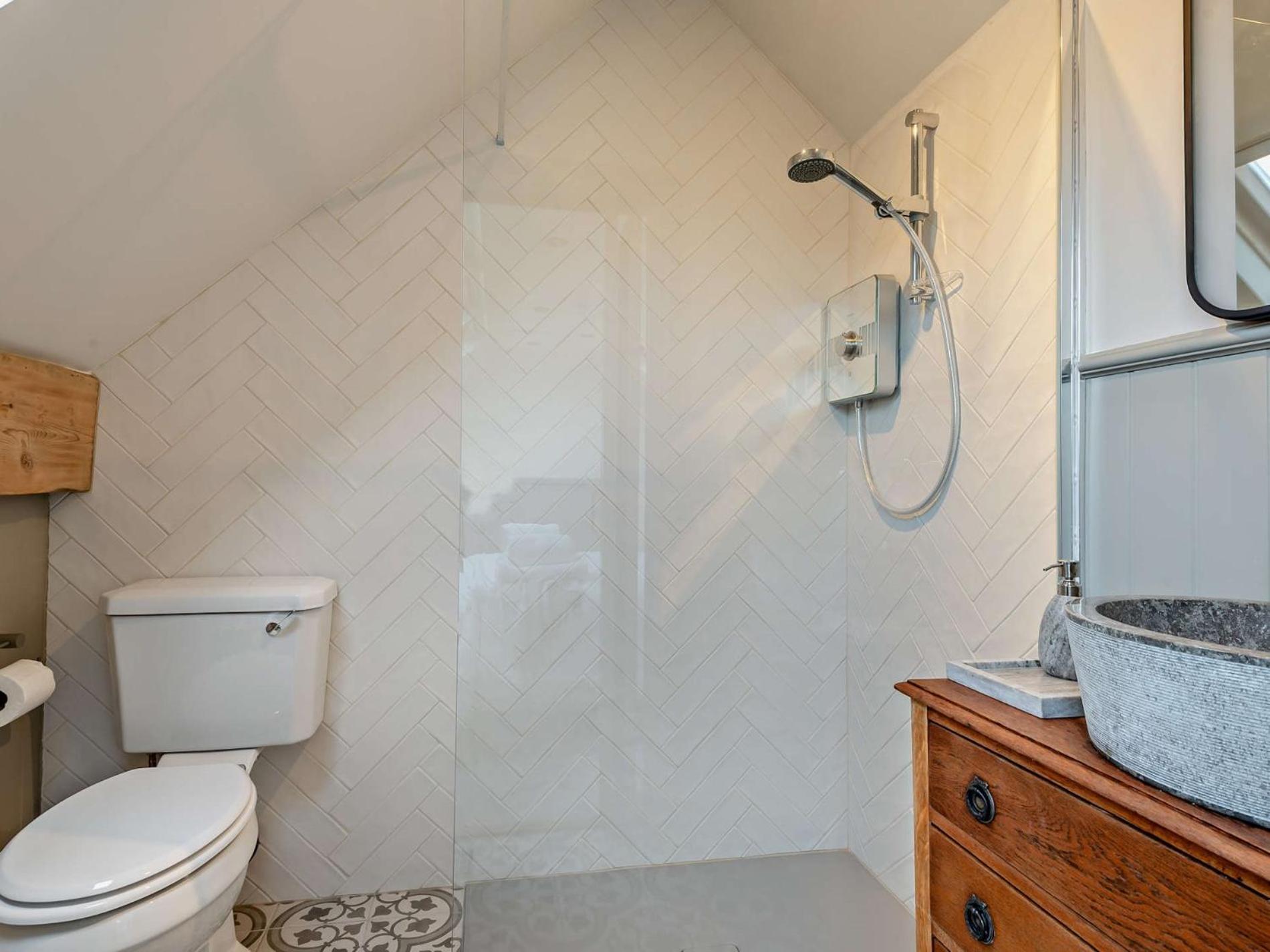 6 Bed In Keswick 94361
