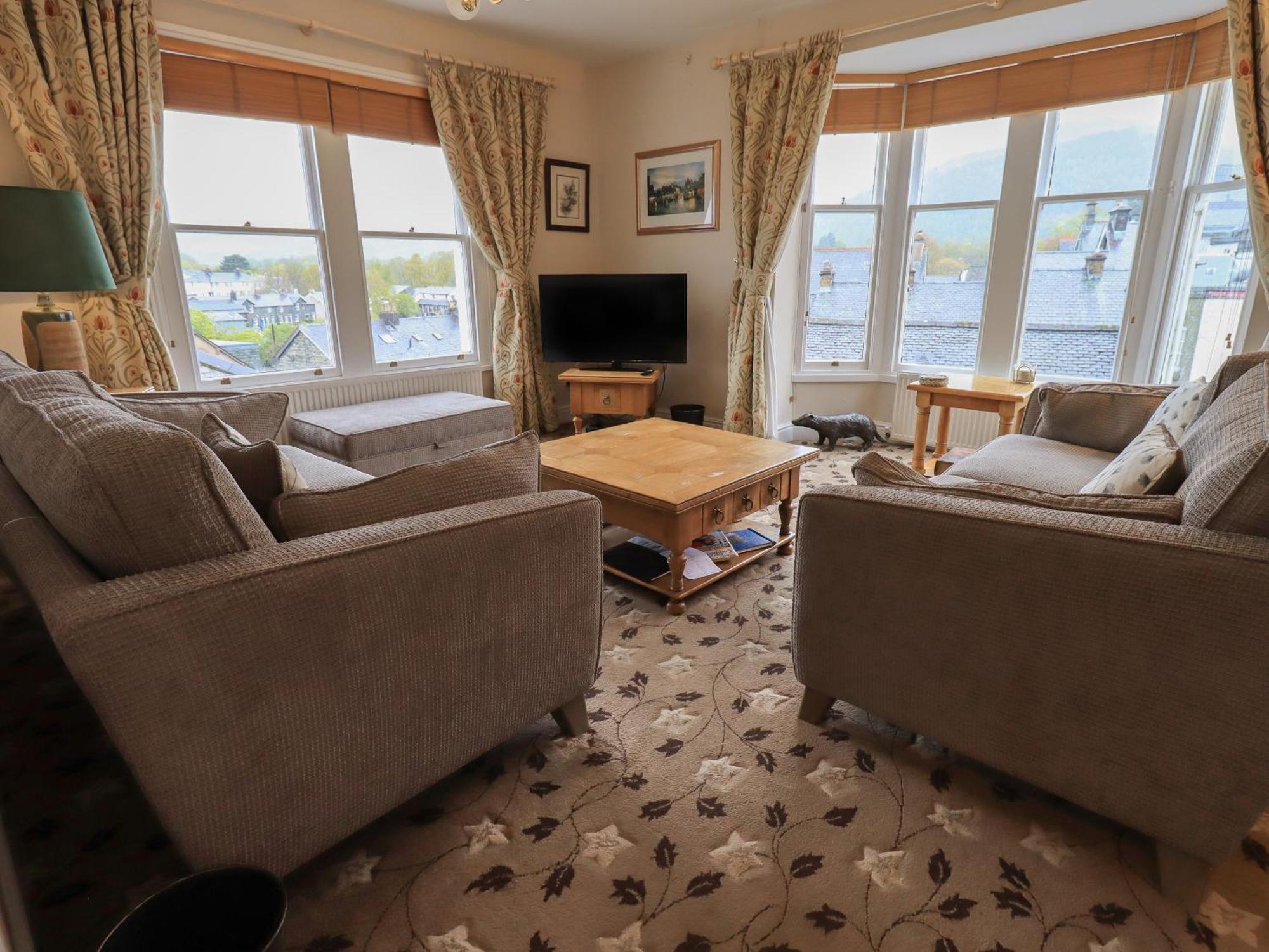 Peak View Apartment *