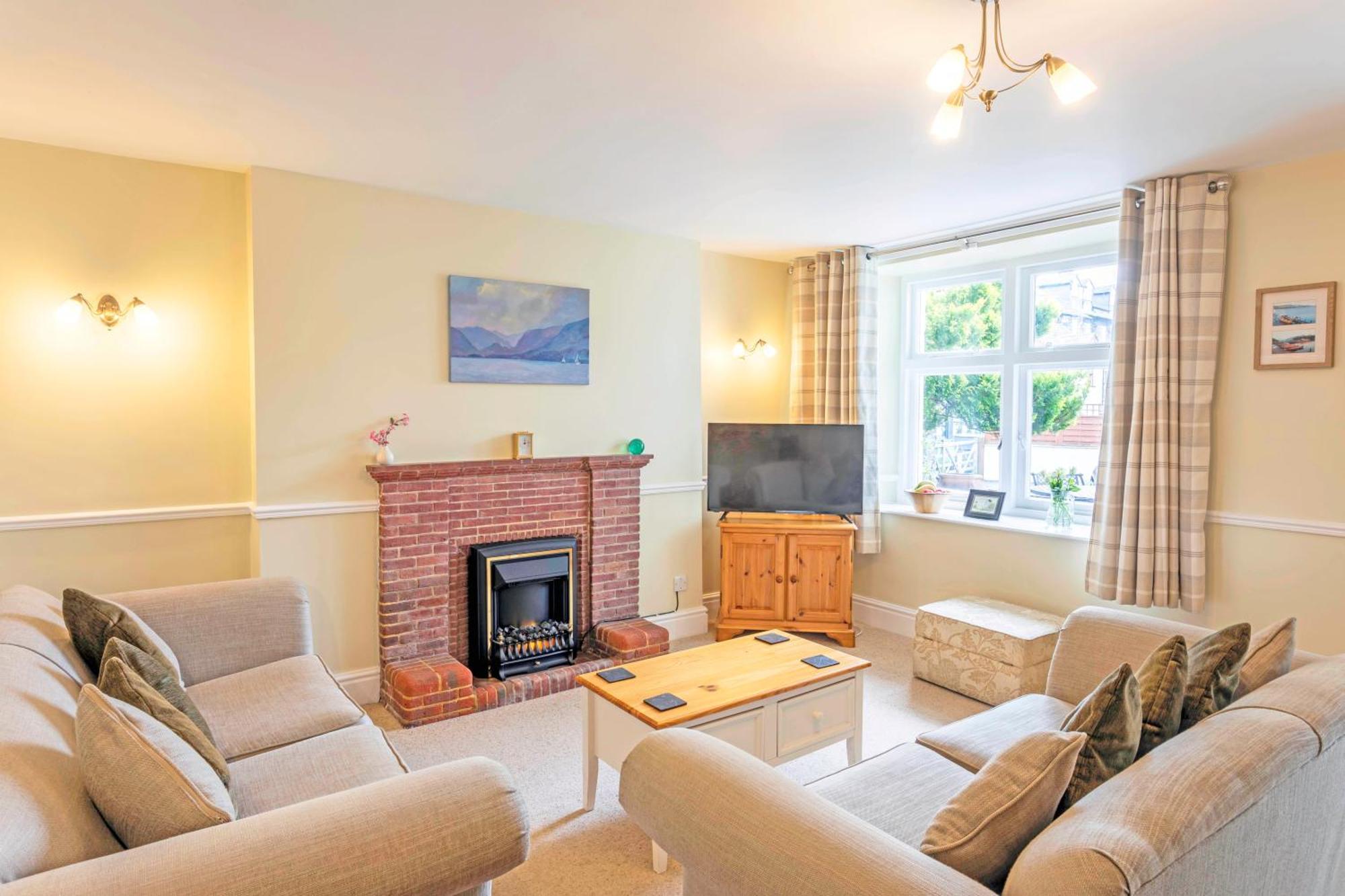 Keswick View Apartment *