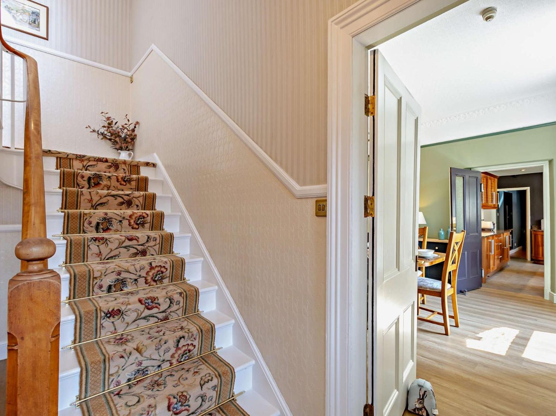 6 Bed In Keswick 90333