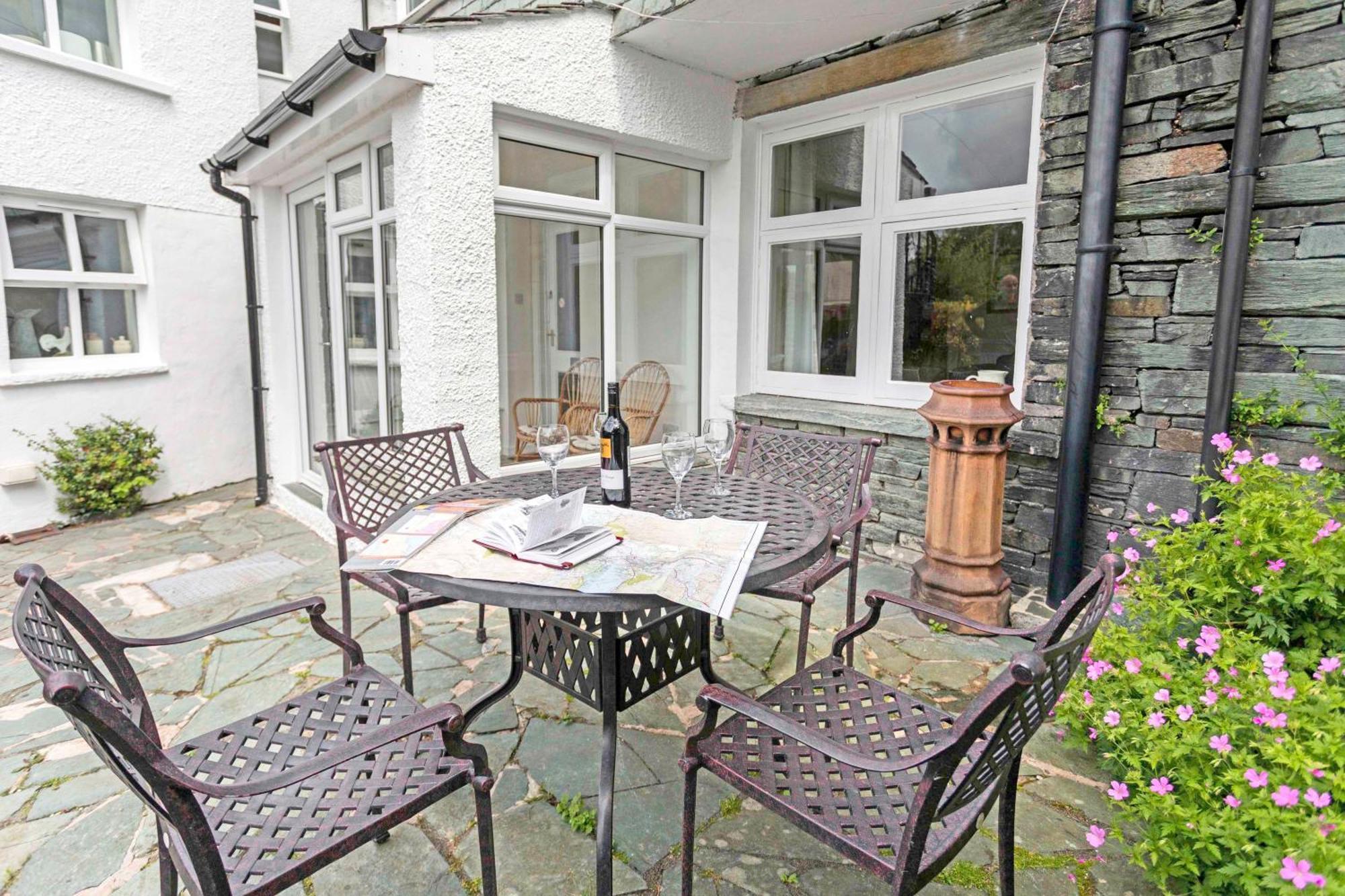 Keswick View Apartment *