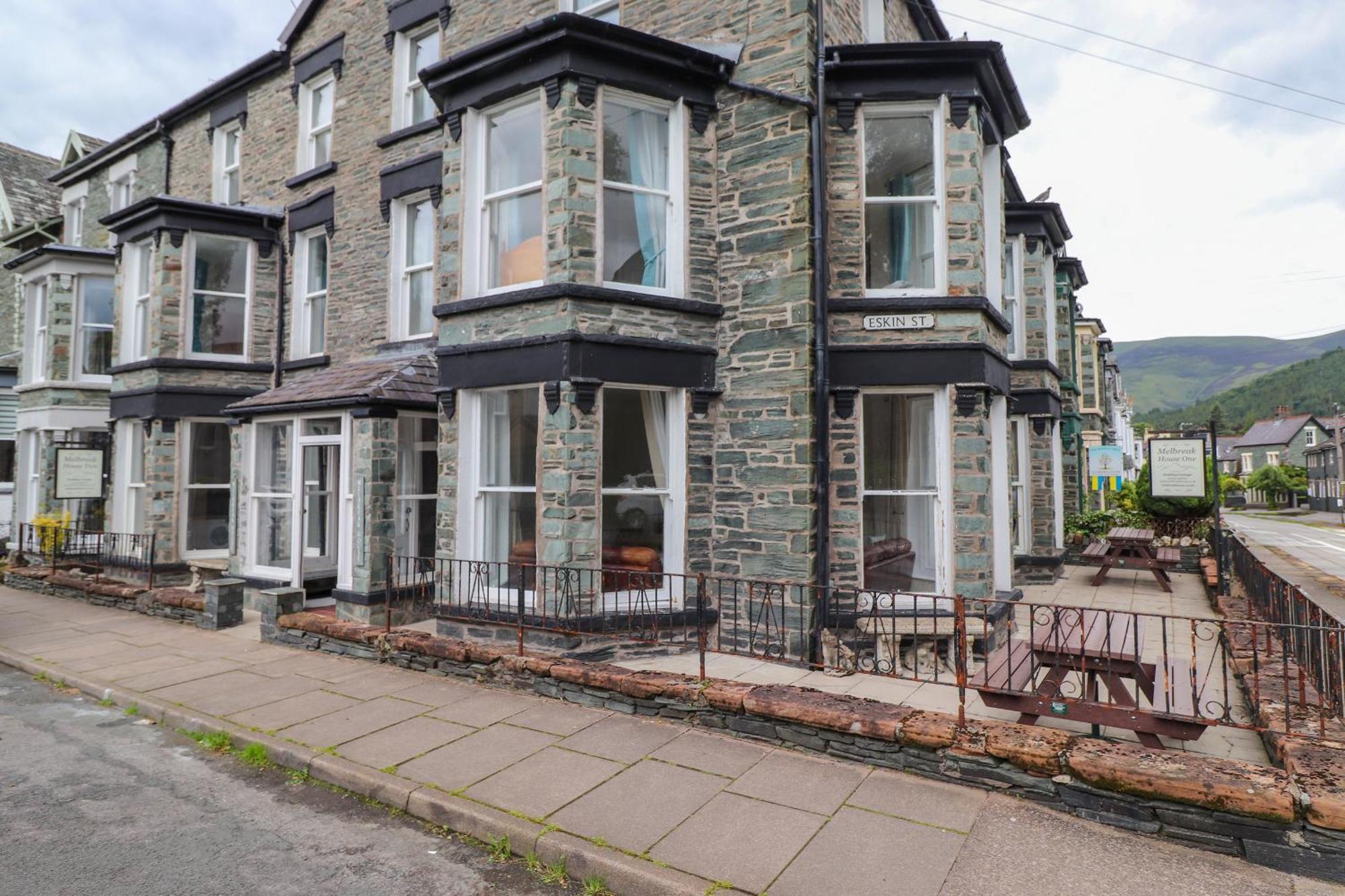 Melbreak House 2 *
