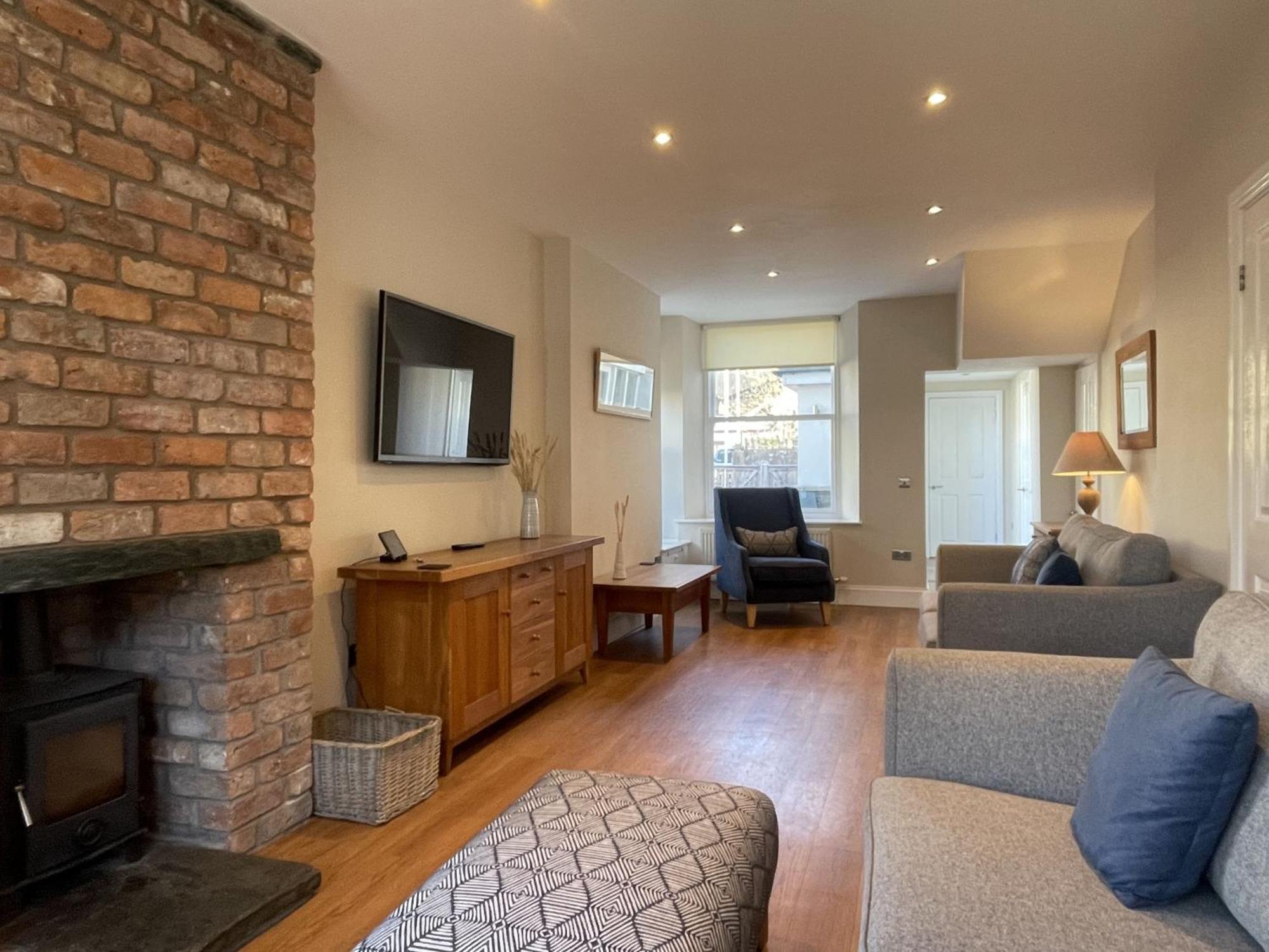 Wordsworth House Hot Tub Hire Available Holiday home *