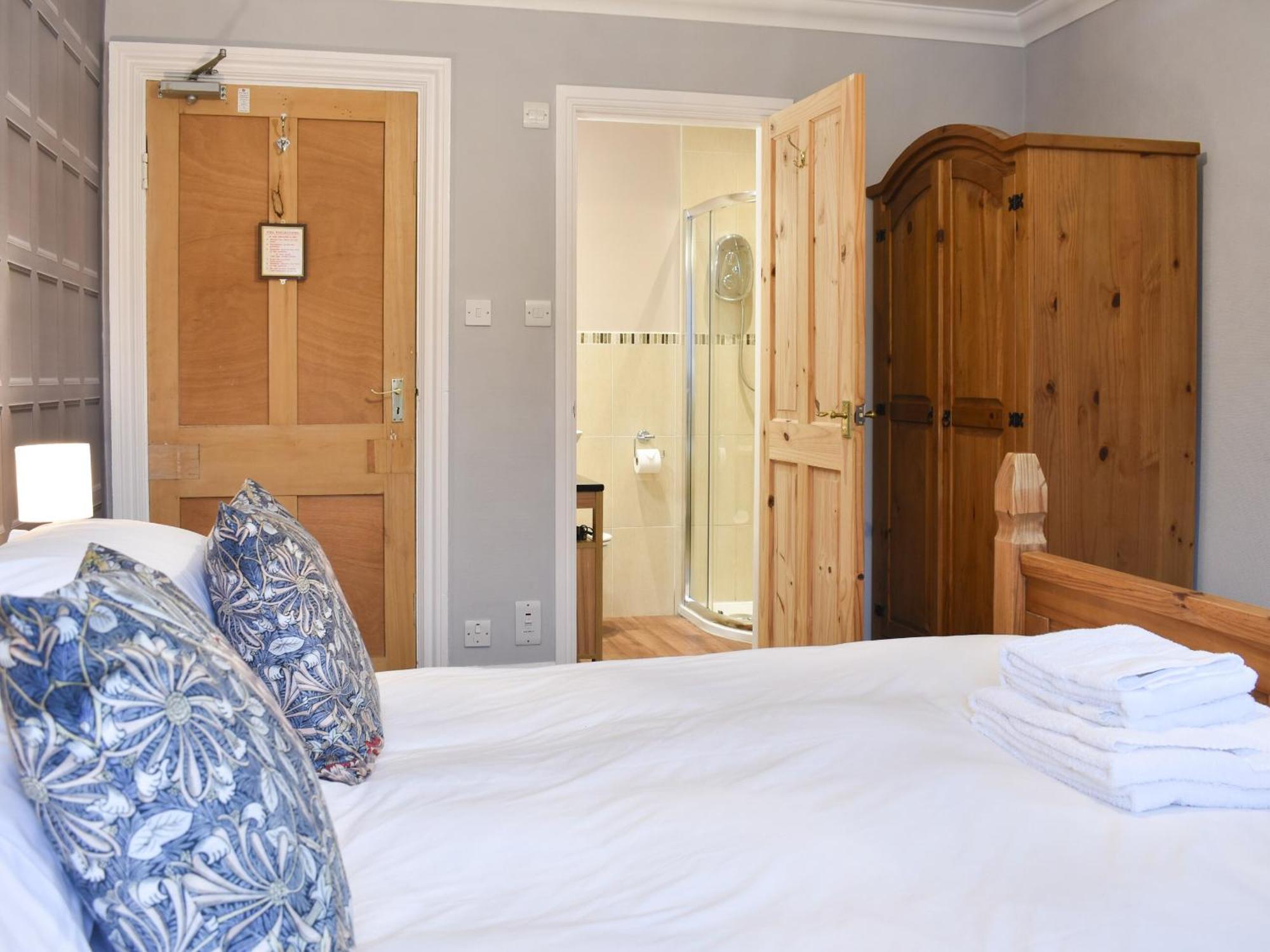 Pitcairn House-uk41255