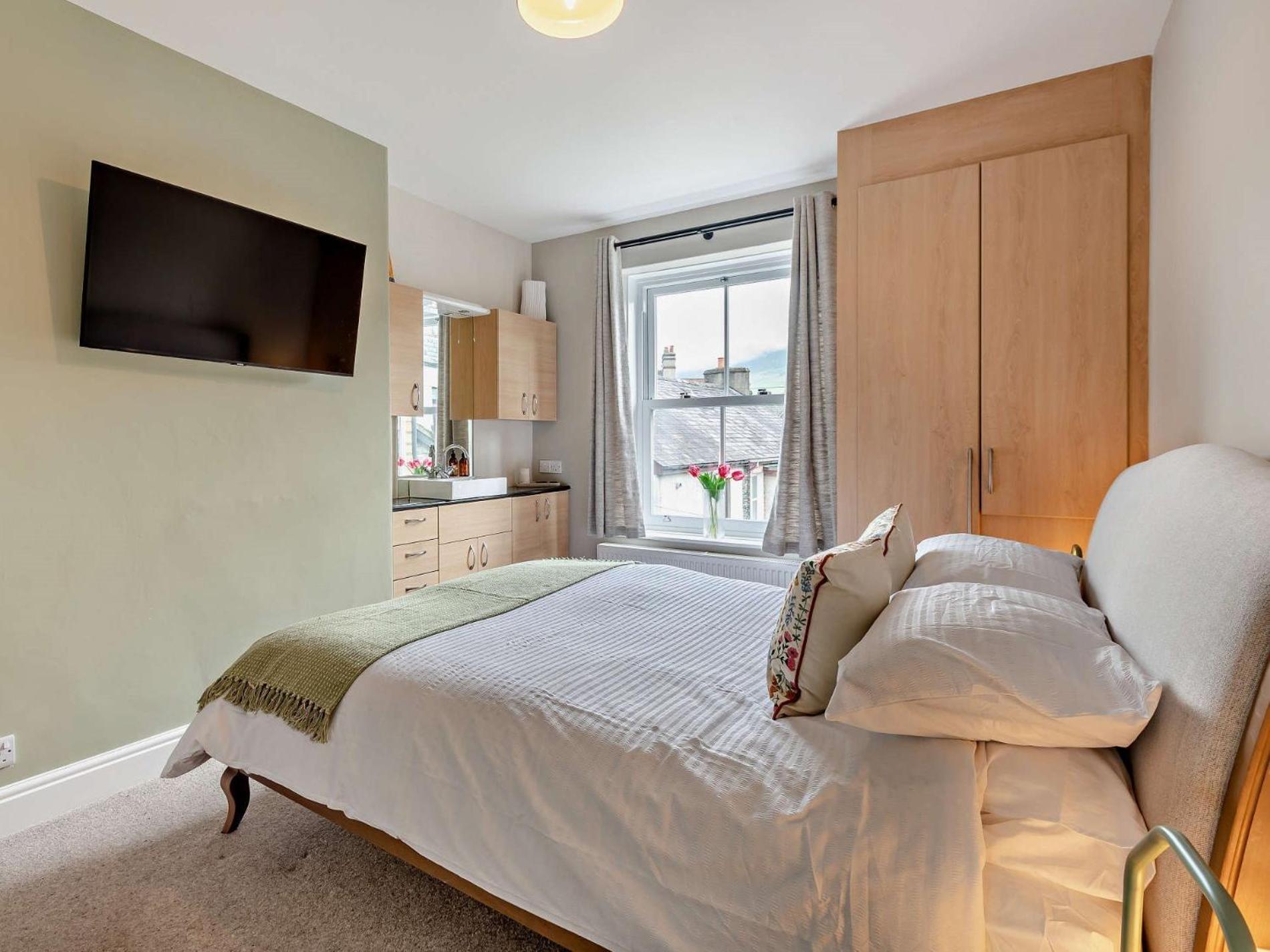 3 Bed In Keswick 95032 *